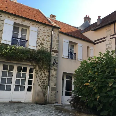La Maison D'emilie - D'hôtes Maison d'hôtes Chaumes-en-Brie