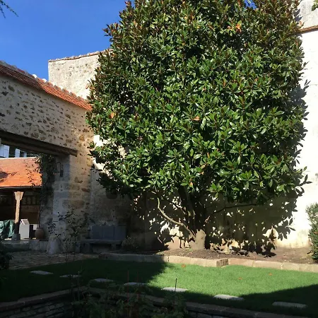 La Maison D'emilie - D'hôtes Chaumes-en-Brie